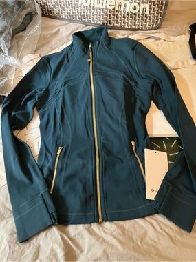 NWT Lululemon Define Jacket *Nulu, Sz 6, Indochine Blue/Gold